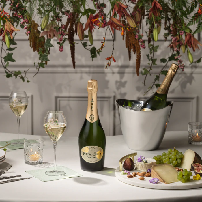Perrier-Jouët Grand Brut mit Geschenkverpackung, Champagne, Frankreich - Image 4
